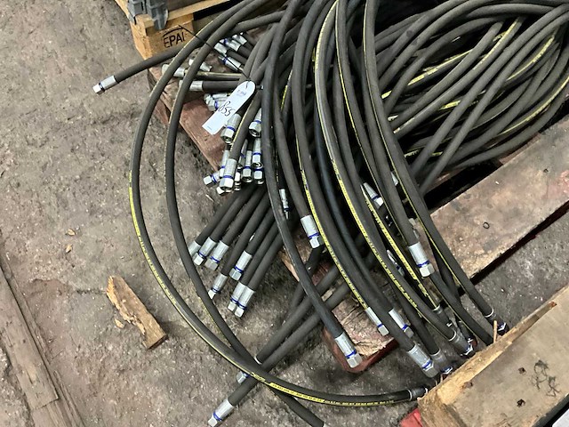 En 853 26n - sae 100 r2 at 3/8” hydrauliek slangen - afbeelding 4 van  6