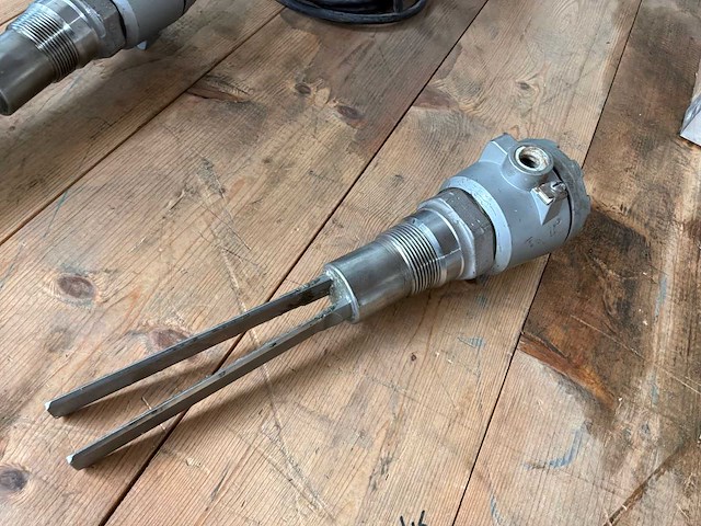 Endress+hauser soliphant ftm 930 vibrerende niveauschakelaar (2x) - afbeelding 1 van  4