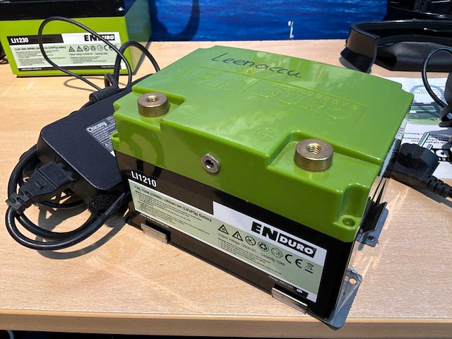 Enduro li1210 10ah caravan accu - afbeelding 1 van  4