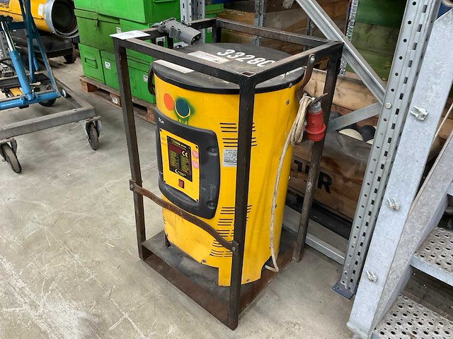 Energic plus ar-d 48-100 tractiebatterij acculader - afbeelding 2 van  4