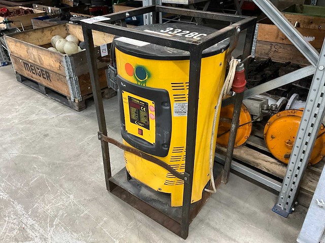 Energic plus ar-divers 48-100 heftruck acculader - afbeelding 1 van  6