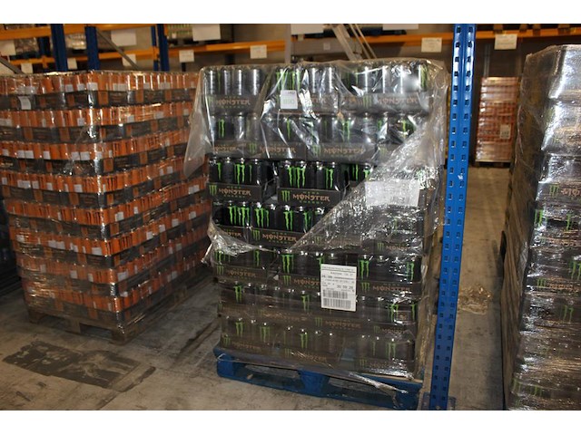 Energiedrank monster. 133 trays a 12 x 0,5l. 1596 blikken. tht 9-26. bod is inclusief 239,40 euro statiege... - afbeelding 1 van  3