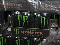 Energiedrank monster. 133 trays a 12 x 0,5l. 1596 blikken. tht 9-26. bod is inclusief 239,40 euro statiege... - afbeelding 3 van  3