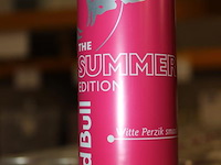 Energiedrank red bull summer edition witte perzik. 240 trays a 12 x 0,25l. 2880 blikken. tht 5-26. bod is i... - afbeelding 3 van  3