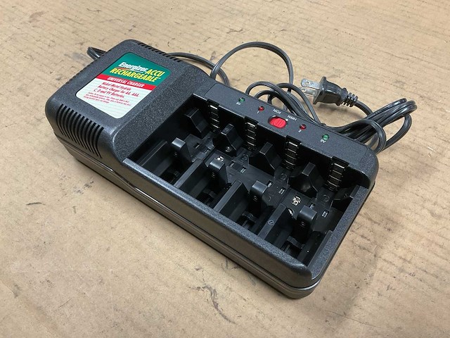 Energizer universal batterijoplader (2x) - afbeelding 3 van  4