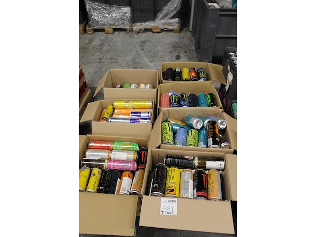 Energy dranken en frisdranken w.o. monster, coca cola, red bull, pepsi, sweppes, maaza, en dr pepper op 4 p... - afbeelding 3 van  5