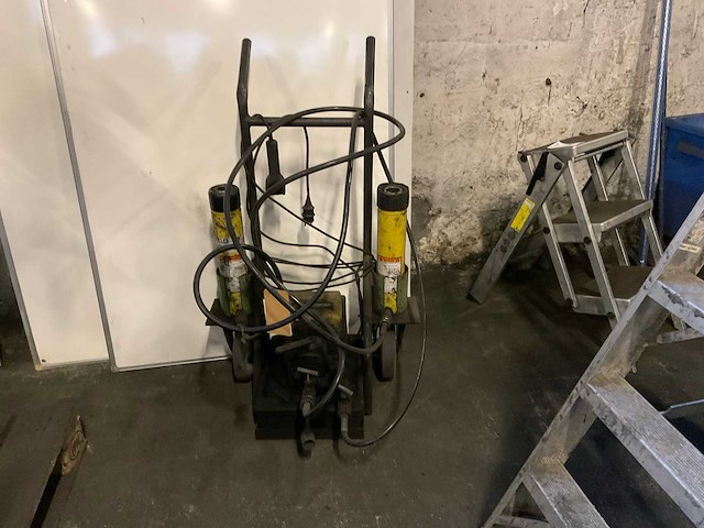 Enerpac b6010b01 mobiele hydraulische pomp - afbeelding 2 van  6