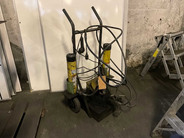 Enerpac b6010b01 mobiele hydraulische pomp - afbeelding 3 van  6