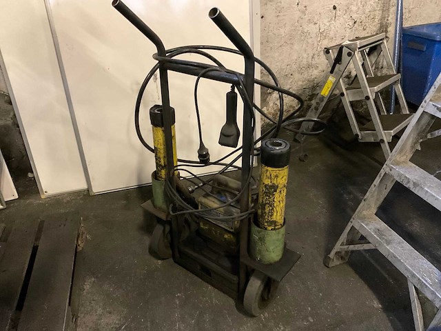 Enerpac b6010b01 mobiele hydraulische pomp - afbeelding 6 van  6