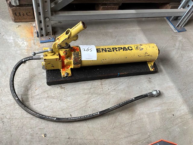 Enerpac handbediende hydraulische pomp - afbeelding 2 van  3