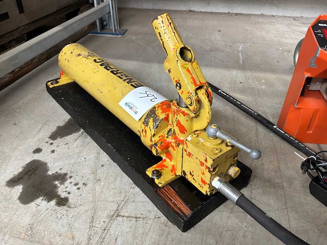 Enerpac handbediende hydraulische pomp - afbeelding 3 van  3