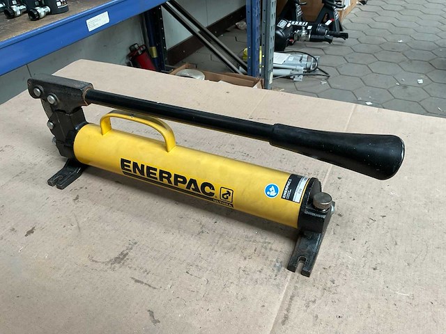 Enerpac hydraulische handpomp - afbeelding 2 van  3
