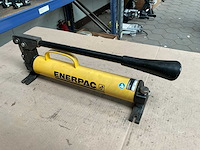 Enerpac hydraulische handpomp - afbeelding 2 van  3