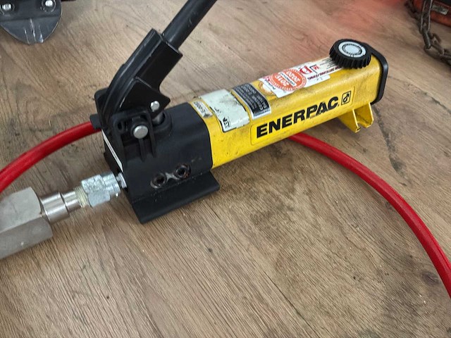 Enerpac hydraulische handpomp - afbeelding 3 van  4