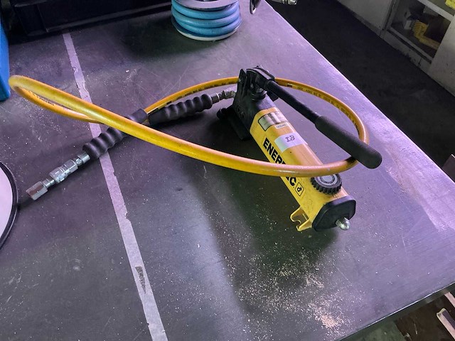 Enerpac p141 hydraulische handpomp - afbeelding 1 van  3