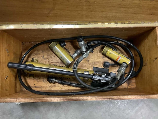 Enerpac p392 hydraulische handpomp - afbeelding 3 van  5
