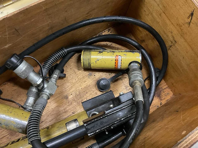 Enerpac p392 hydraulische handpomp - afbeelding 4 van  5