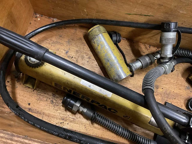 Enerpac p392 hydraulische handpomp - afbeelding 5 van  5