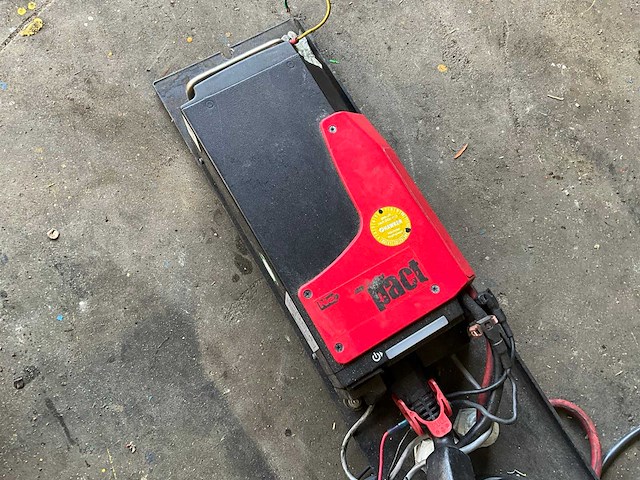 Enersys compact acculader - afbeelding 2 van  4