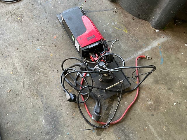 Enersys compact acculader - afbeelding 1 van  4