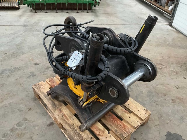 Engcon draaikantelstuk, “cw30” - afbeelding 2 van  5