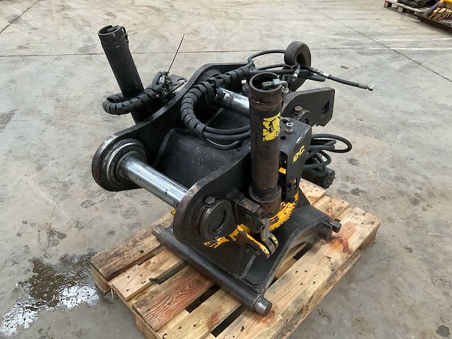 Engcon draaikantelstuk, “cw30” - afbeelding 3 van  5