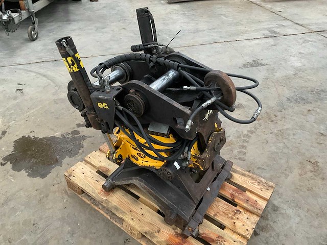 Engcon draaikantelstuk, “cw30” - afbeelding 4 van  5