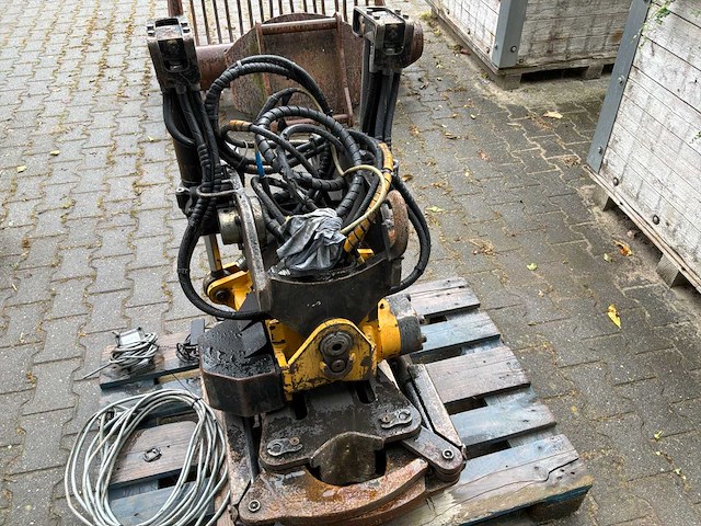 Engcon draaikantelstuk met gripper s45 - afbeelding 5 van  7