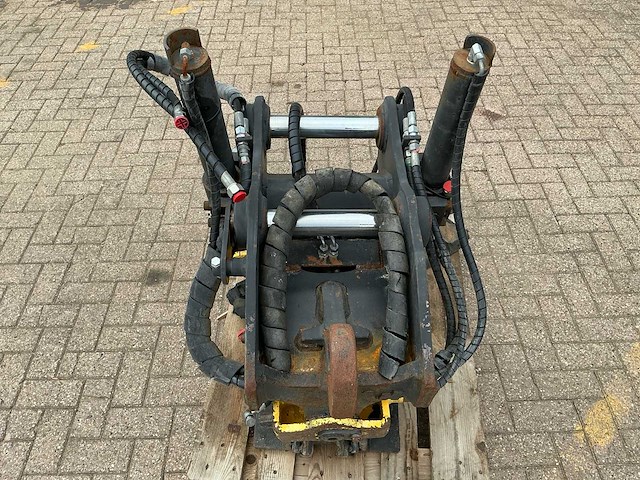 Engcon ec 15 draaikantelstuk s1 conector - afbeelding 6 van  14