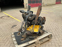 Engcon ec 15 draaikantelstuk s1 conector - afbeelding 1 van  15