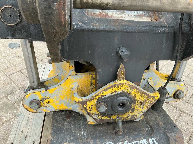 Engcon ec 15 draaikantelstuk s1 conector - afbeelding 7 van  10