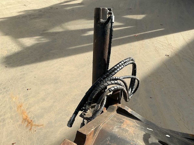 Engcon ec20 cw300w tiltrotator - afbeelding 16 van  26