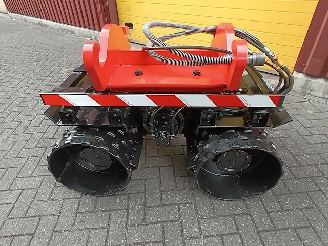 Engcontech hydraulische verdichtingswals cw30 – 800 mm – schapenpoot - afbeelding 2 van  7