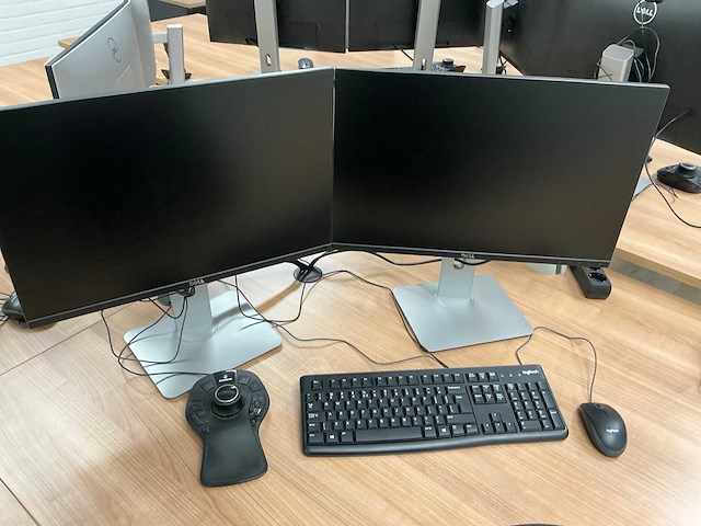 Engineering pc opstelling (4x) - afbeelding 13 van  18