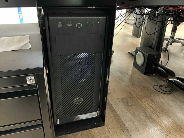 Engineering pc opstelling (4x) - afbeelding 17 van  18