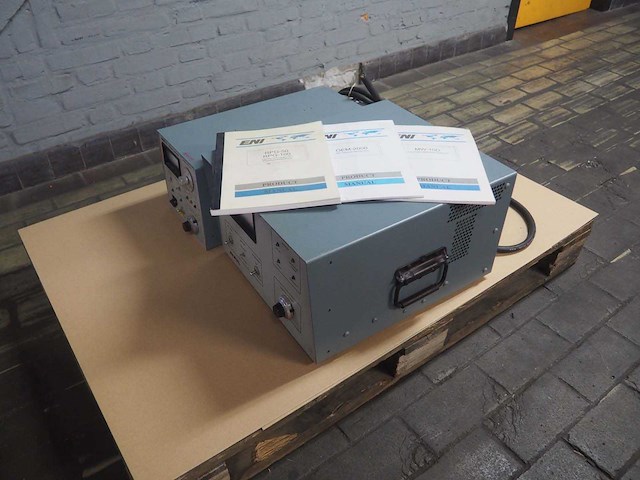 Eni - lpg 6a & acg-10 - rf generator (2x) - afbeelding 1 van  9