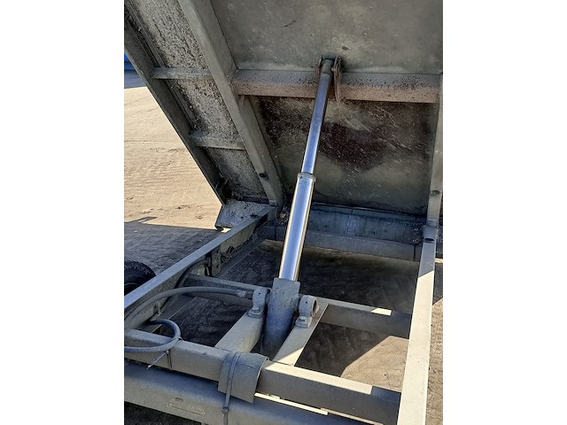 Enkelas kipper aanhanger, hapert, 2013 - afbeelding 15 van  23