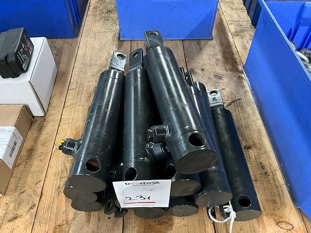 Enkelwerkende hydraulische cilinder (14x) - afbeelding 2 van  4