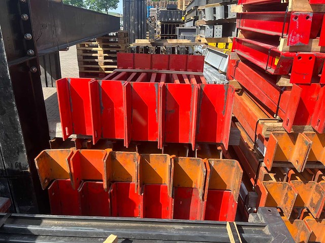 Enkelzijdige draagarmstelling 4x8 - afbeelding 6 van  7