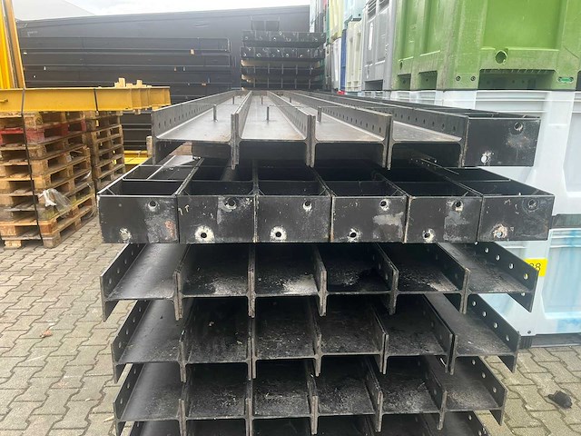 Enkelzijdige draagarmstelling 8x24 - afbeelding 2 van  12