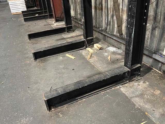 Enkelzijdige draagarmstelling 8x24 - afbeelding 9 van  12