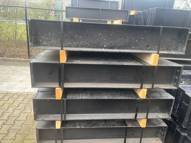 Enkelzijdige draagarmstelling 8x24 - afbeelding 9 van  19