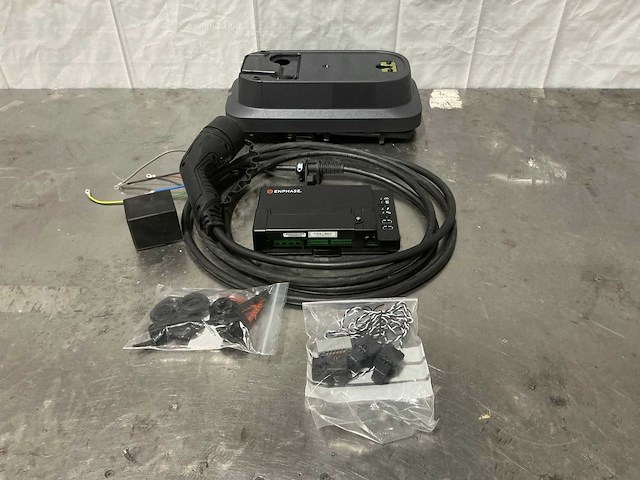 Enphase auto oplader - afbeelding 1 van  5