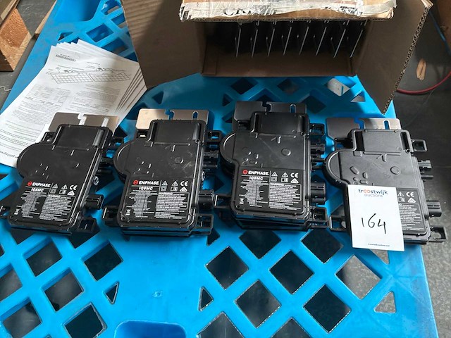 Enphase iq8mc-72-m-int micro-omvormer (15x) - afbeelding 2 van  4