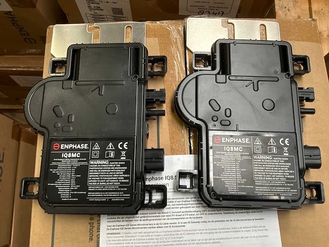 Enphase iq8mc-72-m-int micro-omvormer (54x) - afbeelding 1 van  6