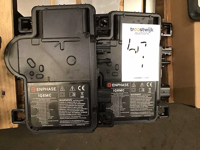 Enphase iq8mc micro omvormer (2x) - afbeelding 1 van  2