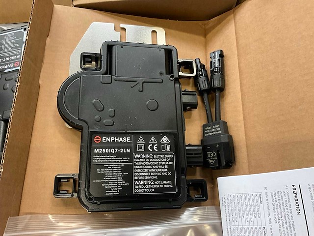 Enphase m2501q7-2ln micro omvormer (2x) - afbeelding 2 van  4