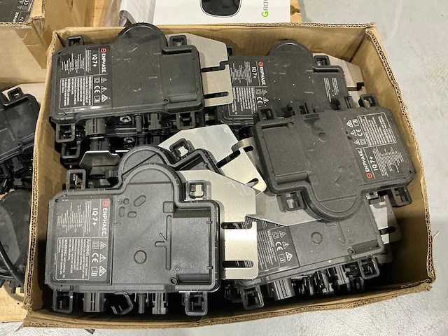 Enphase partij gebruikte /defecte micro omvormers - afbeelding 2 van  8