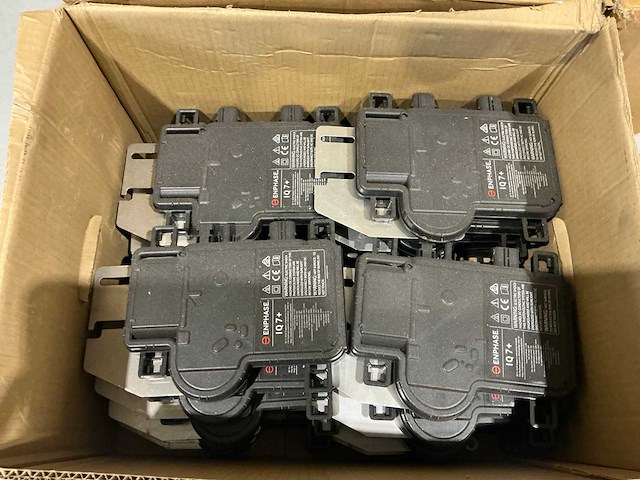 Enphase partij gebruikte /defecte micro omvormers - afbeelding 4 van  8