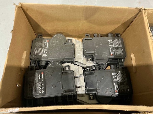 Enphase partij gebruikte /defecte micro omvormers - afbeelding 5 van  8